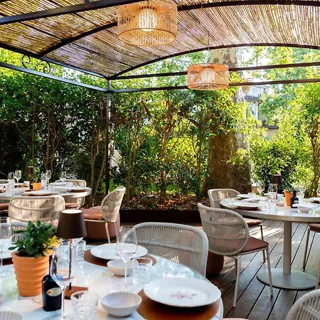 Hotel Et Restaurant La Bastide Bourrelly - Mathias Dandine