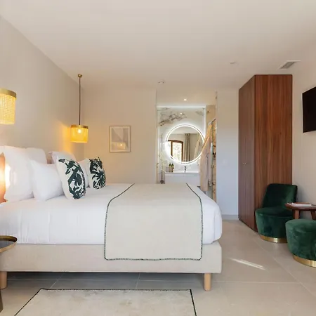 Hotel Et Restaurant La Bastide Bourrelly - Mathias Dandine